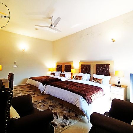 Grand Peace House I Bed & Breakfast Islamabad Exterior photo