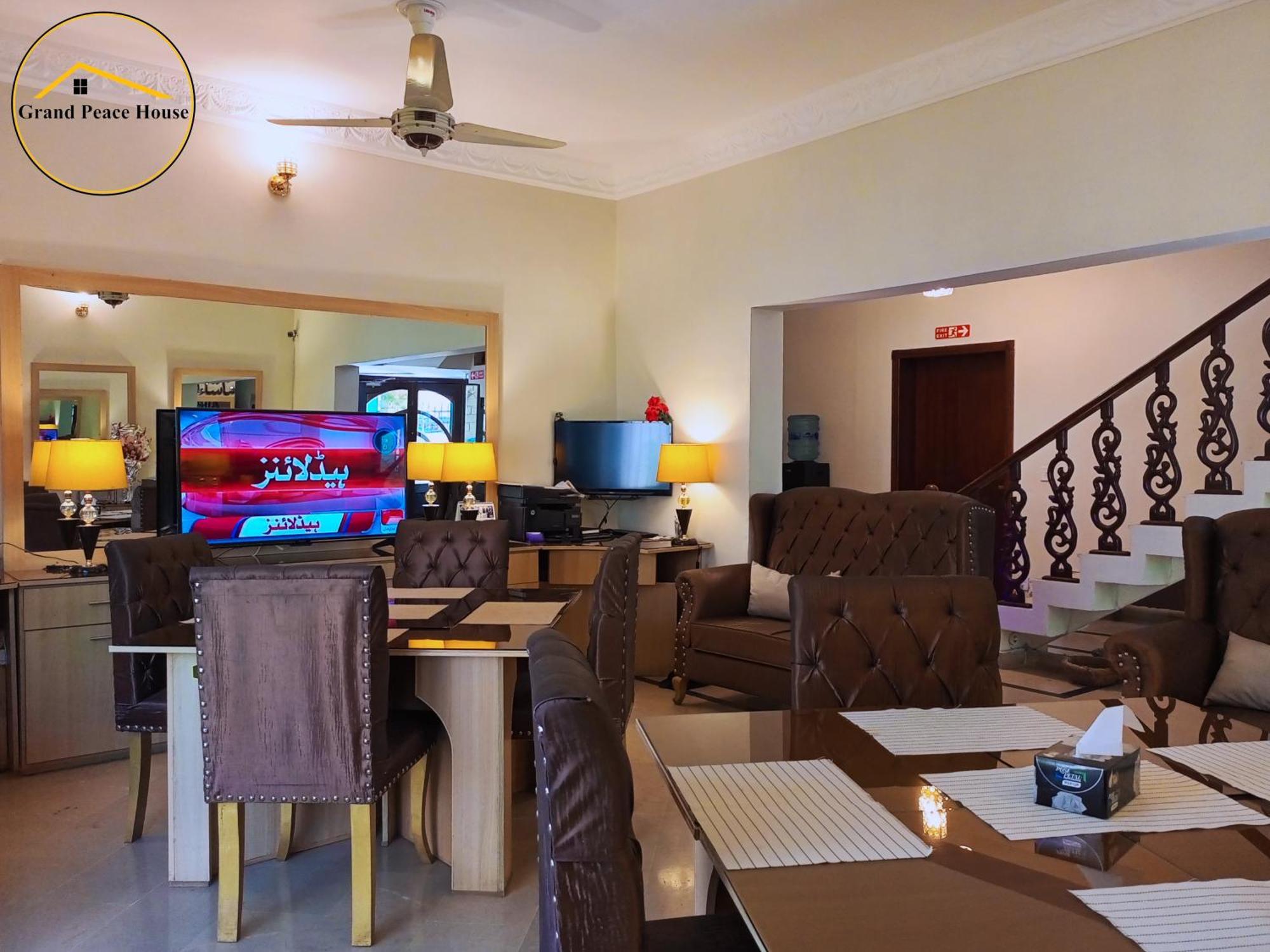 Grand Peace House I Bed & Breakfast Islamabad Exterior photo