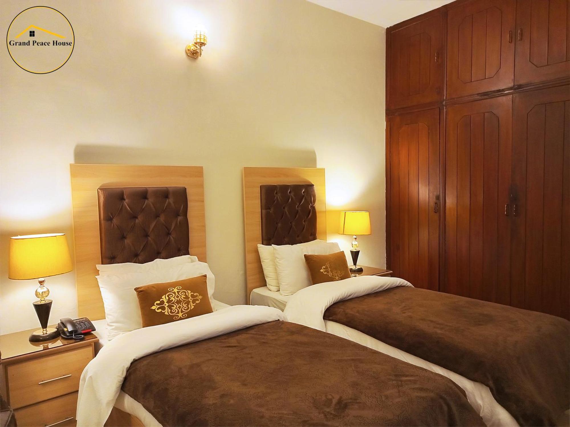 Grand Peace House I Bed & Breakfast Islamabad Exterior photo